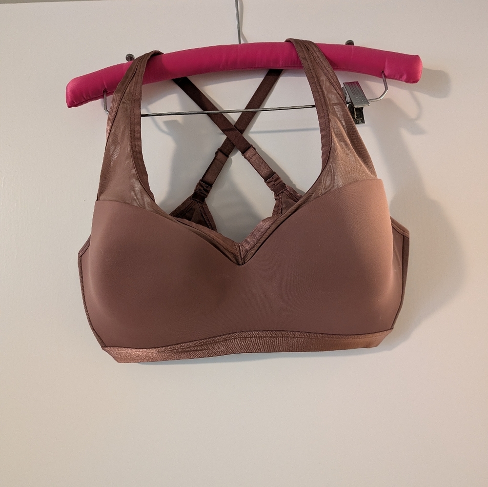 Victoria's Secret Maximum Support Sports Bra